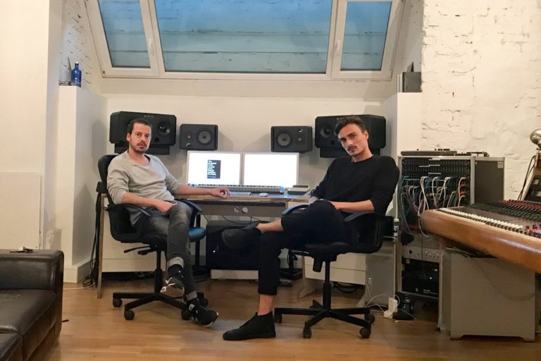 The producer duo Feeling Valencia is at the forefront when it comes to combining electronic music with the edge of ...
