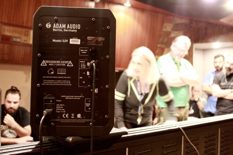 ADAM Audio Distributor AUDIGYS war der Hauptsponsor eines Masterclass-Workshops mit Sylvia Massy ...