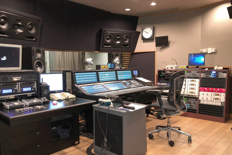 En el 7º piso del principal complejo de estudios y oficinas de Tokyo FM, es también el hogar de los Iris Estudios, una instalación especializada ...