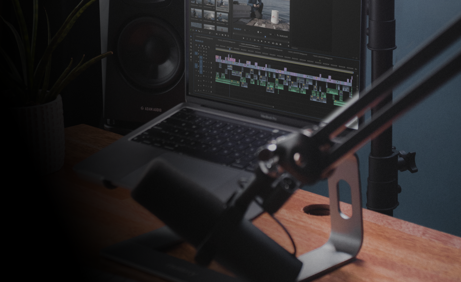 adam-audio-solutions-header-podcast