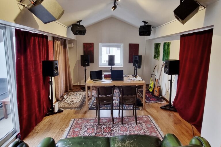 Amongst the top talents to have worked with Hakan Kurşun in his studio include Sezen Aksu, Nazan Öncel, ...